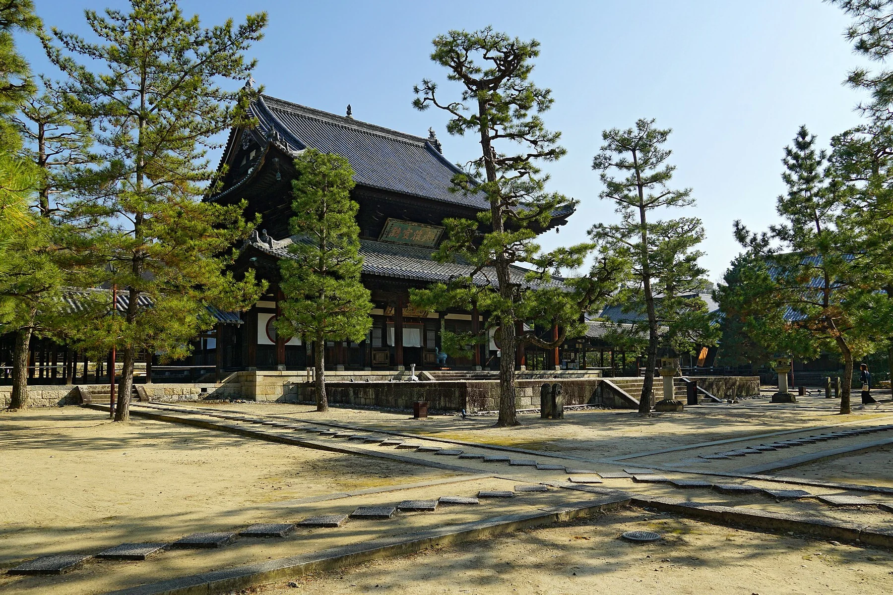 中国風の伽藍が並ぶ黄檗山萬福寺