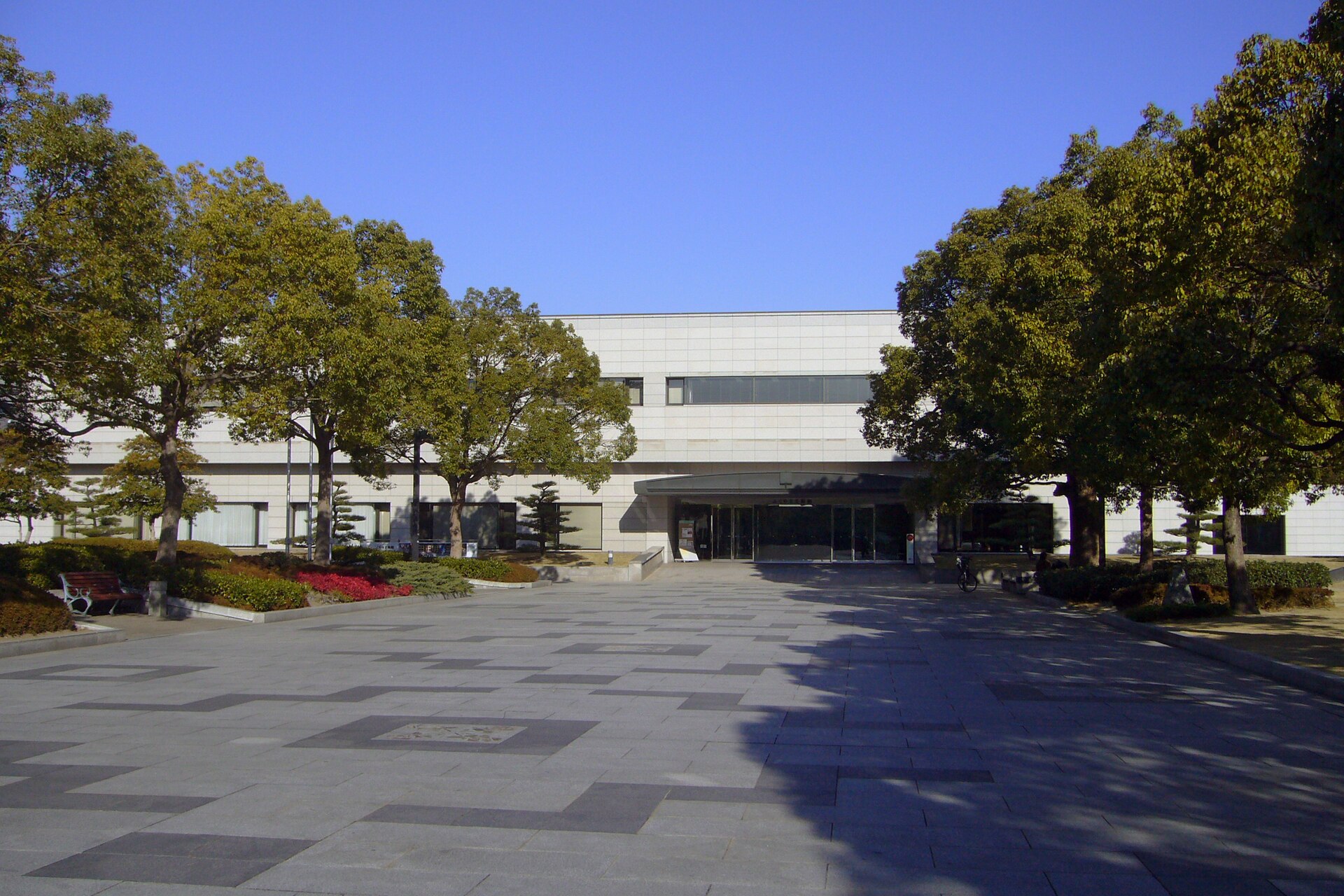 福山城公園内のふくやま美術館