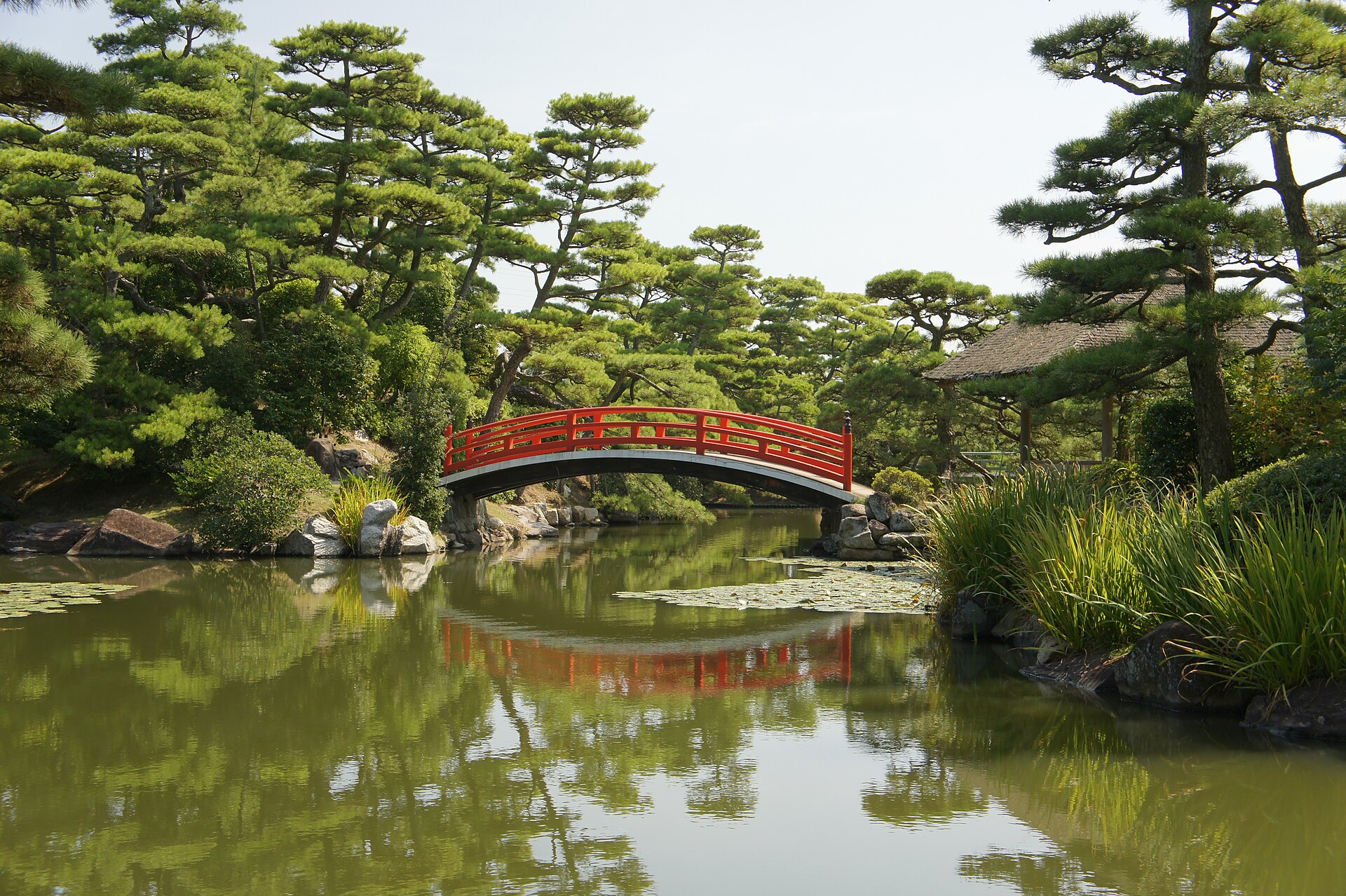 丸亀の大名庭園、中津万象園