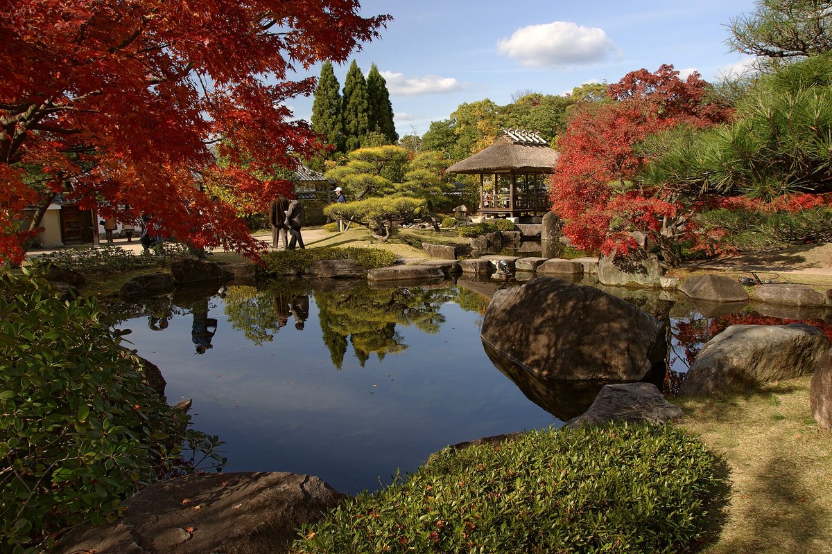好古園の池と日本庭園