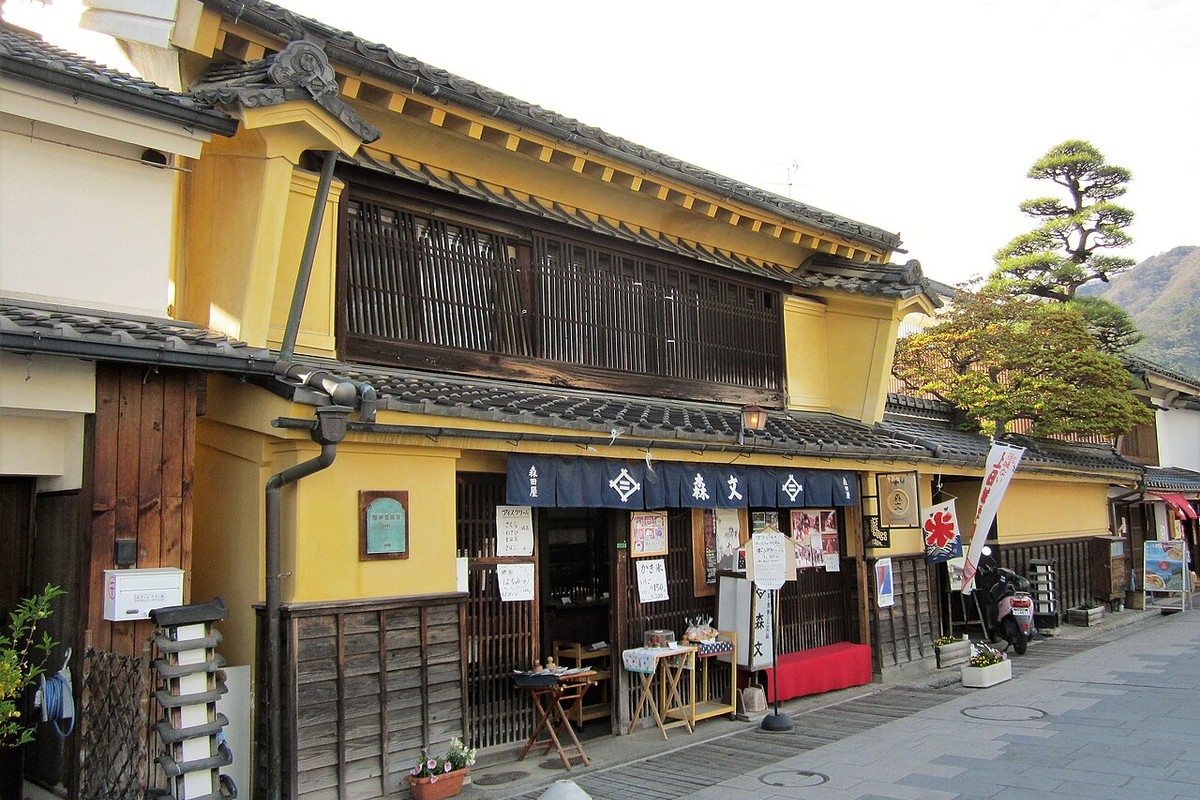 上田城南櫓と石垣