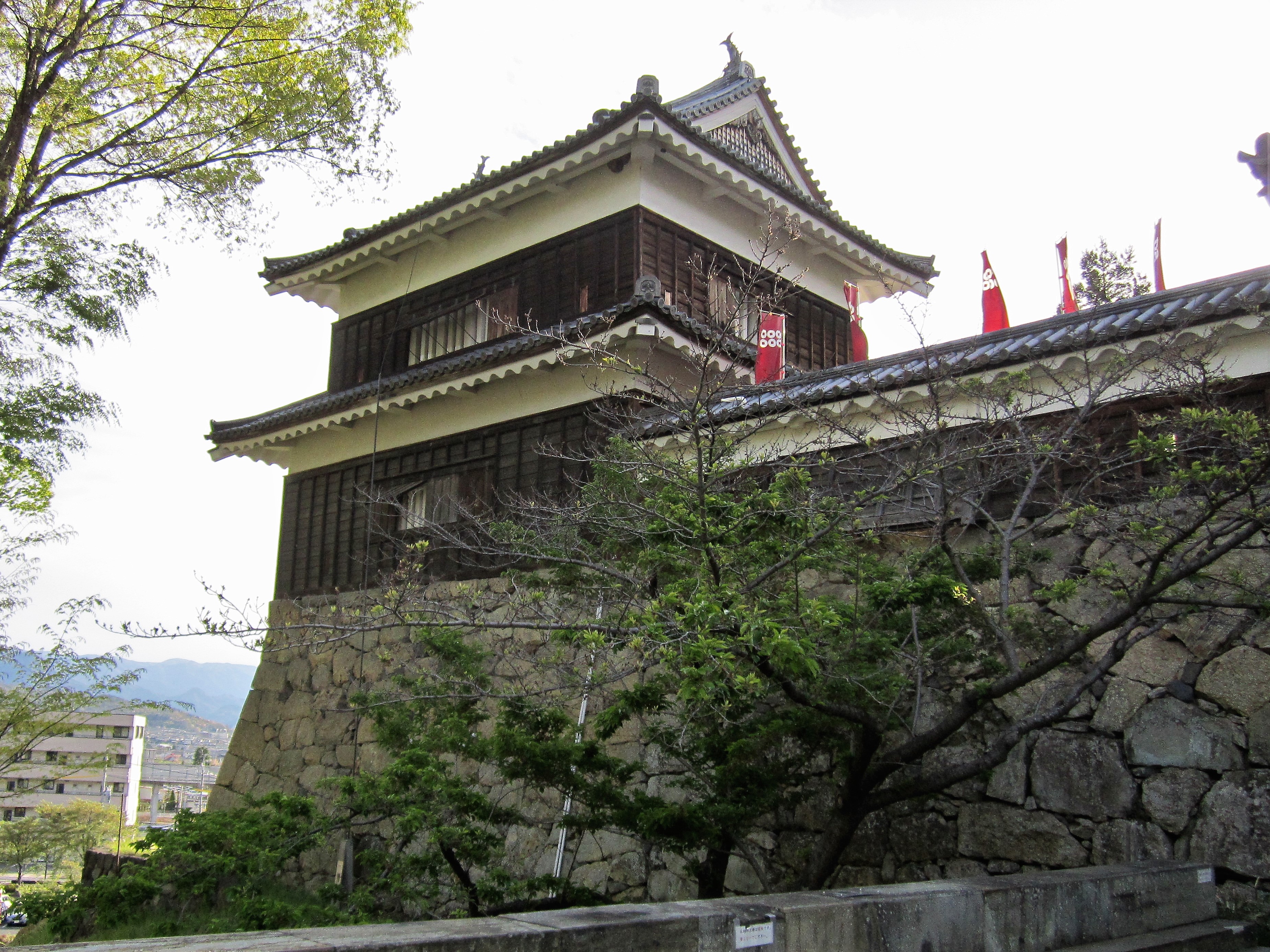 上田城南櫓と石垣