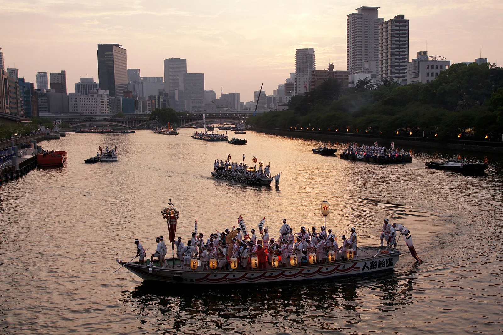 天神祭の様子